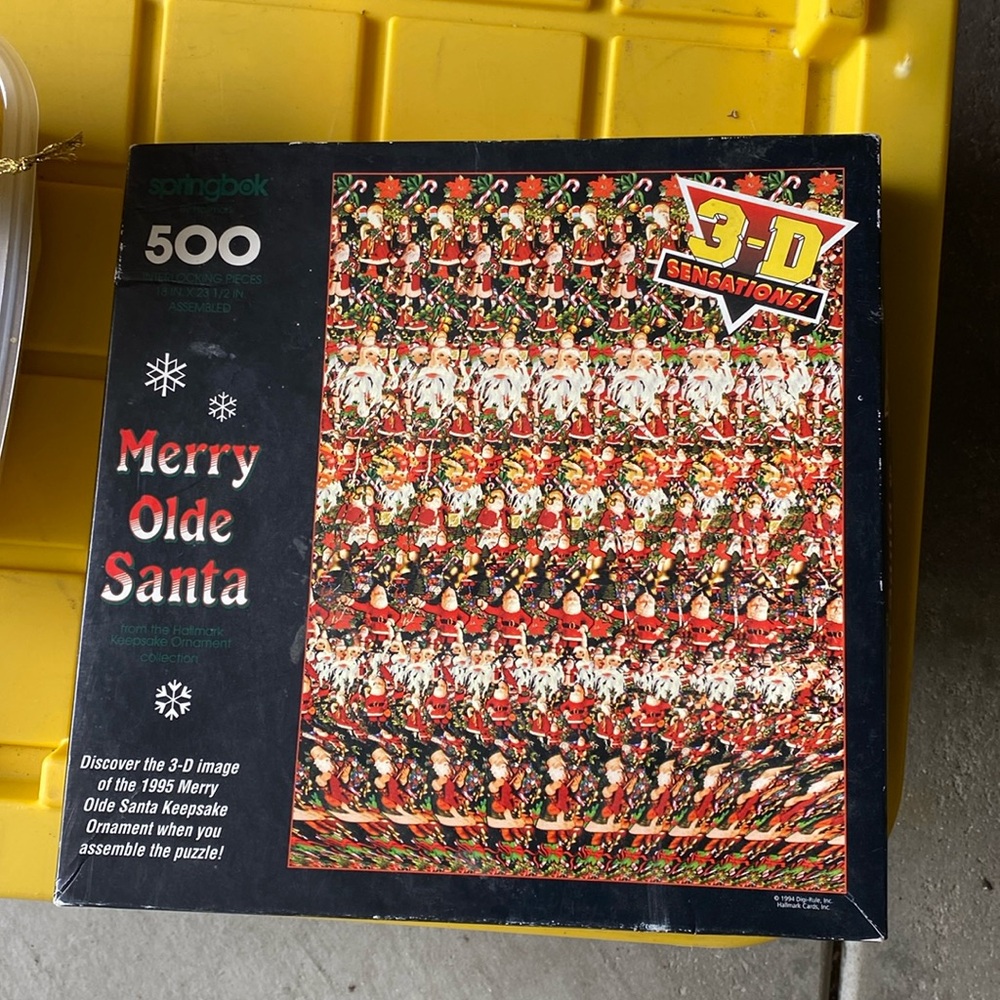 Merry Olde Santa 3-D Sensations 500 Piece Puzzle.  Vintage